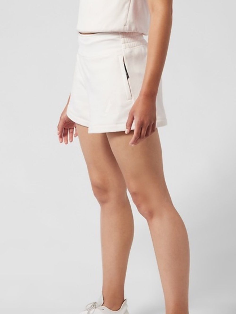 ATHLETA ALLYSON FELIX WOMENS CREAM/OFF WHITE LEGEND SWEATSHORTS LARGE